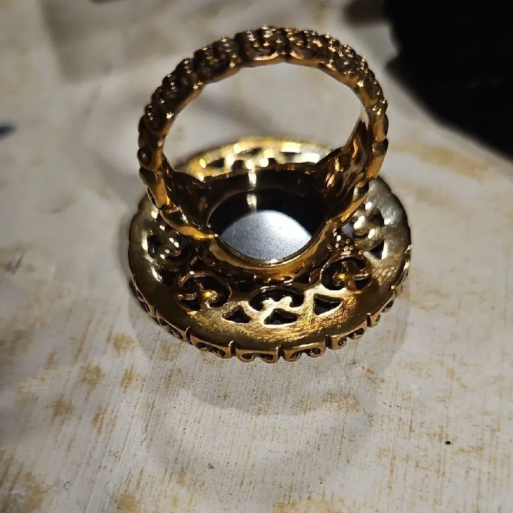 drizzy gold tone
